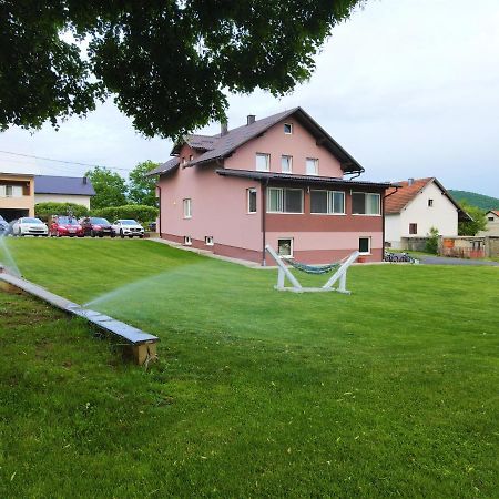 Sobe Matovinovic Hotel Lovinac  Buitenkant foto