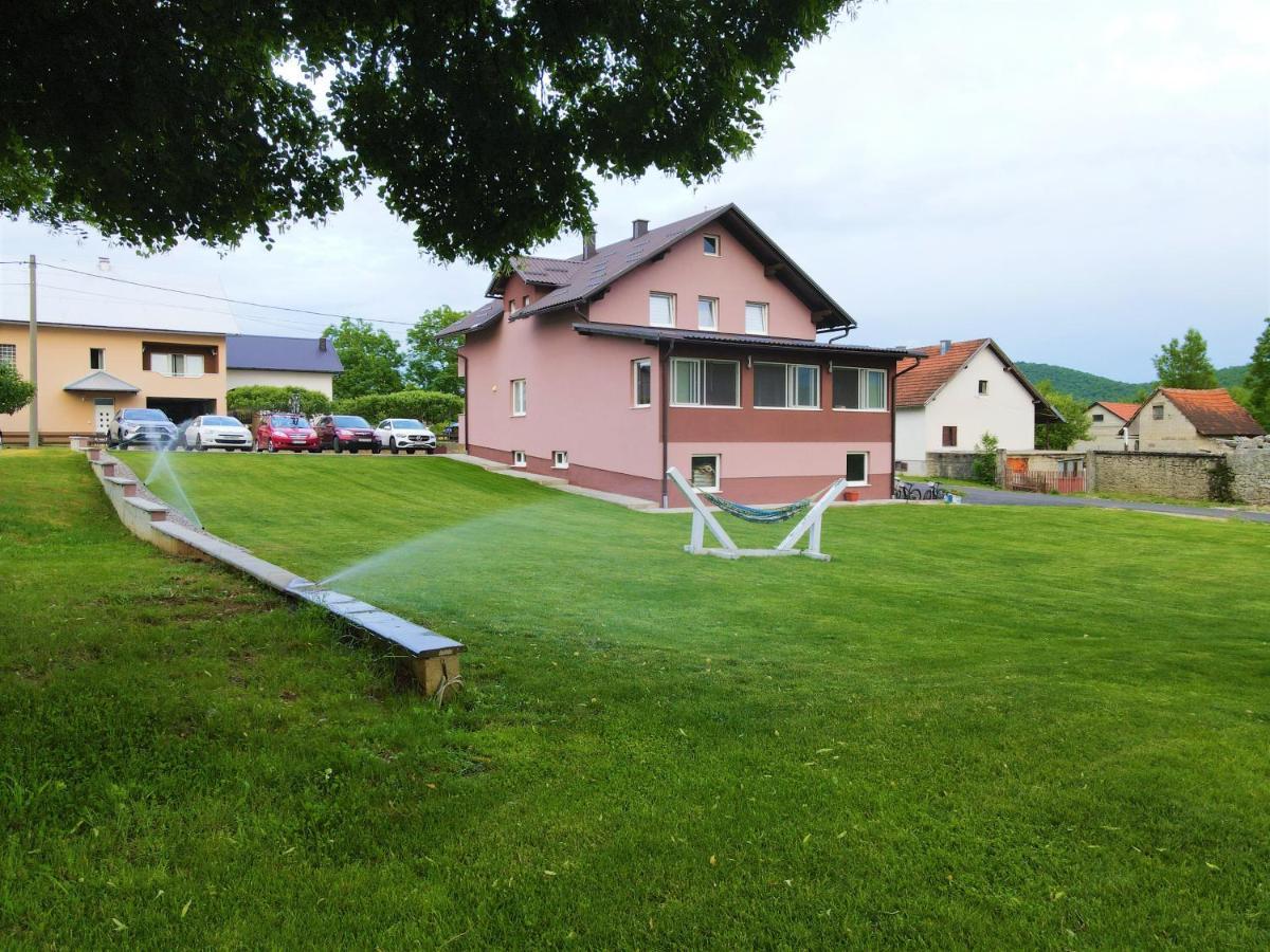 Sobe Matovinovic Hotel Lovinac  Buitenkant foto