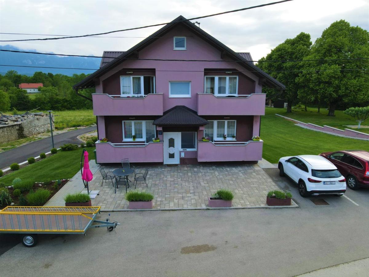 Sobe Matovinovic Hotel Lovinac  Buitenkant foto